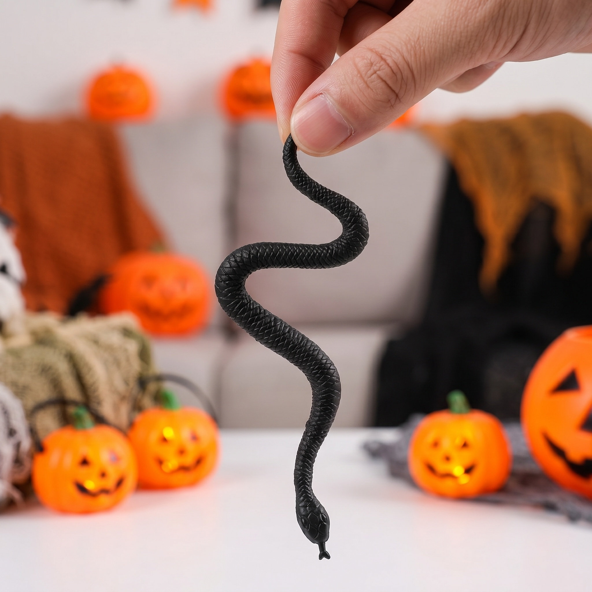 Prank Toys - 100 buah properti ular yang tampak